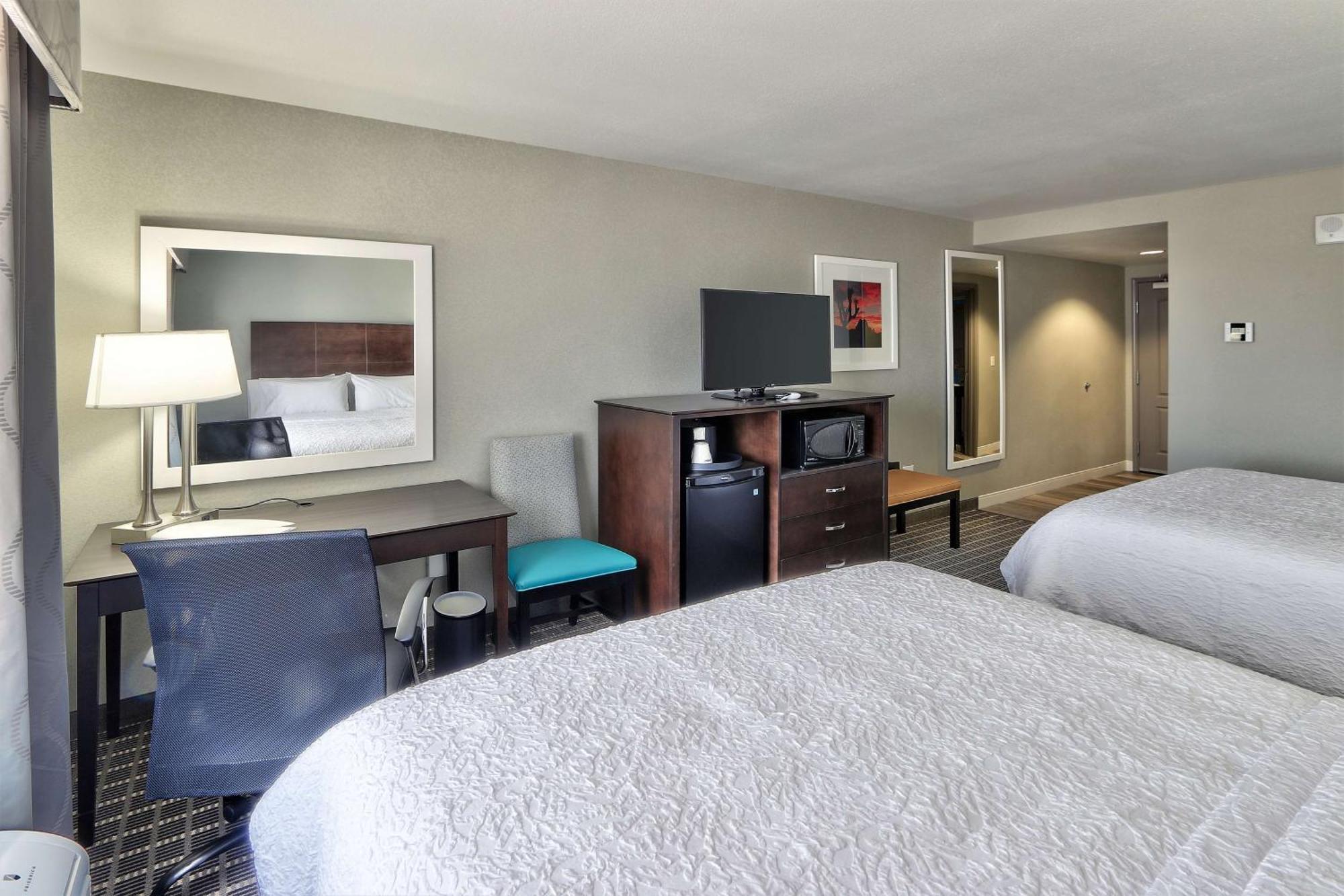 Hampton Inn & Suites Albuquerque Airport Exterior foto